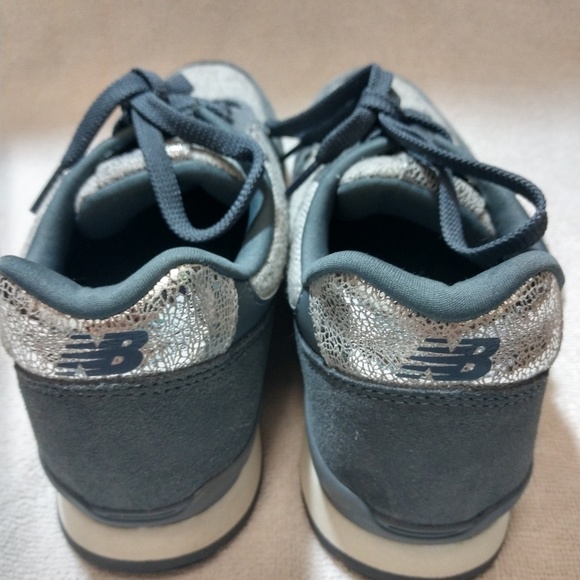 New Balance 696 Capsule Running Shoes Silver &Gray - Picture 6 of 8